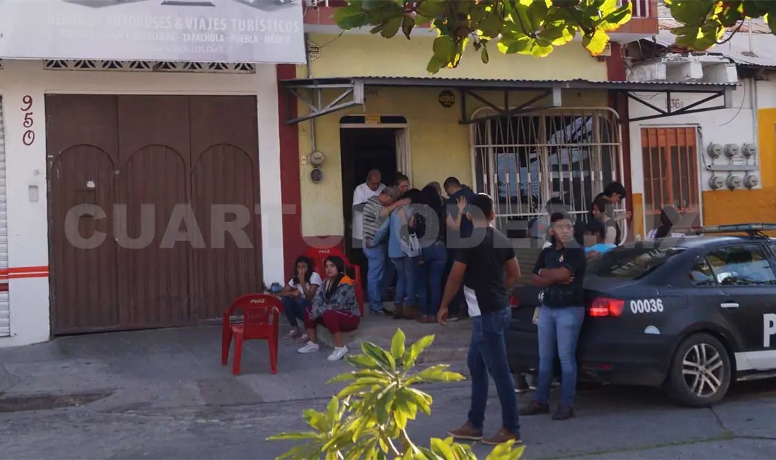 Personal de la Dirección General de Servicios Periciales acudió al lugar para trasladar el cuerpo al semefo. Edberg Mayorga / CP