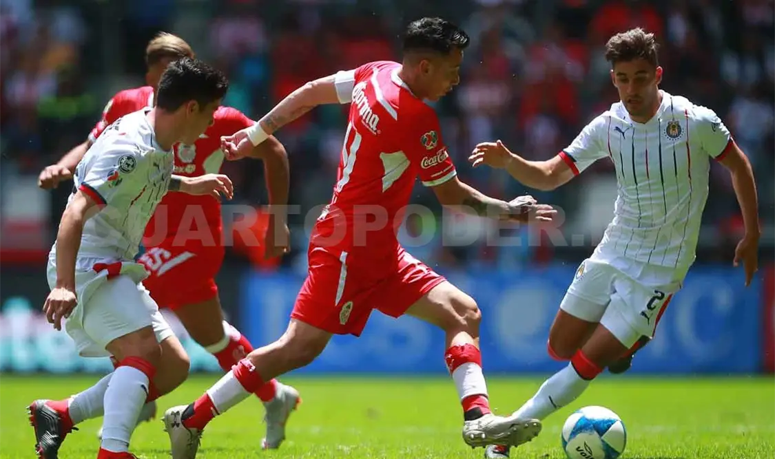 Chivas golea al Toluca en el Nemesio Díez