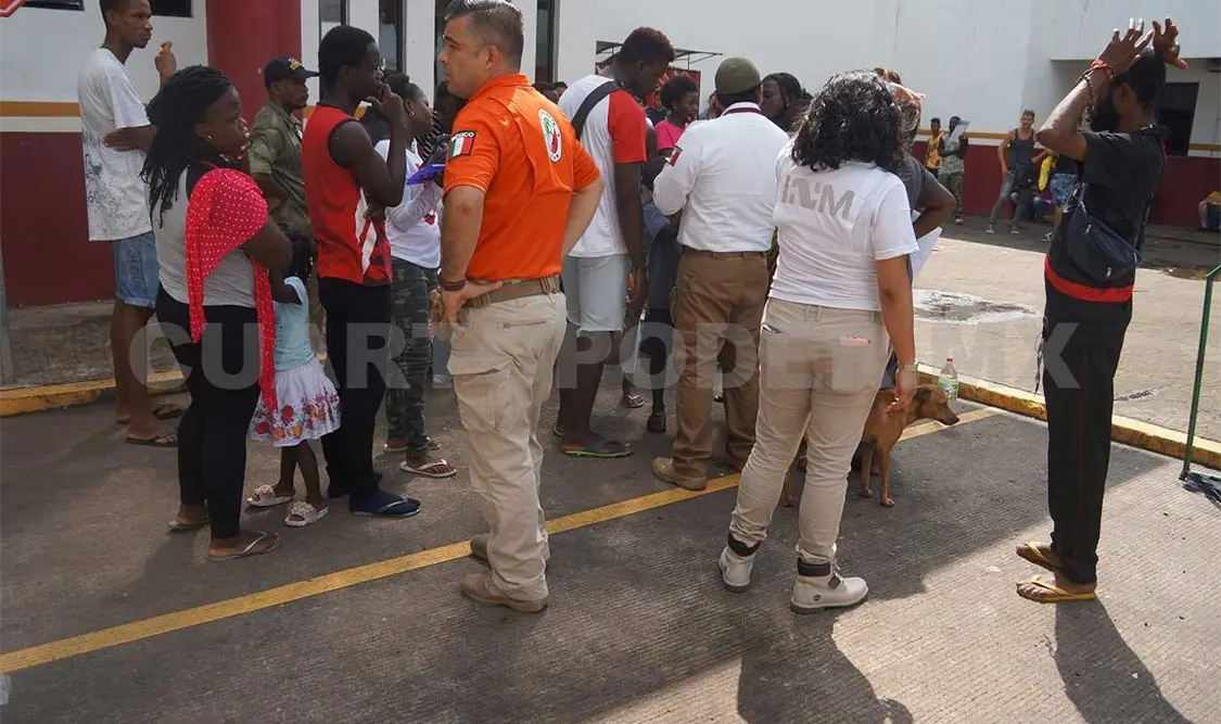 Denuncian hacinamiento en garitas migratorias