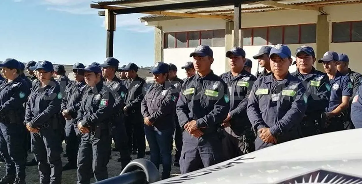 Entregan uniformes a Policía Municipal