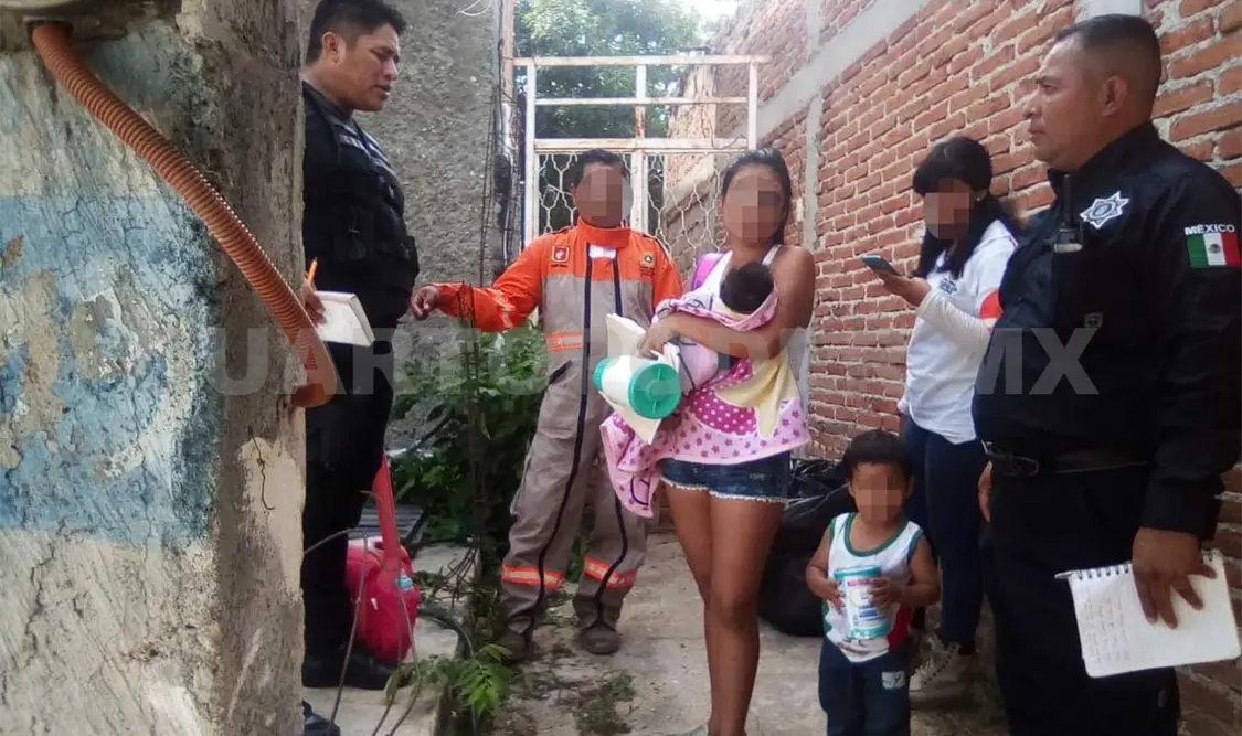 Su marido la golpeó y la mantenía encerrada