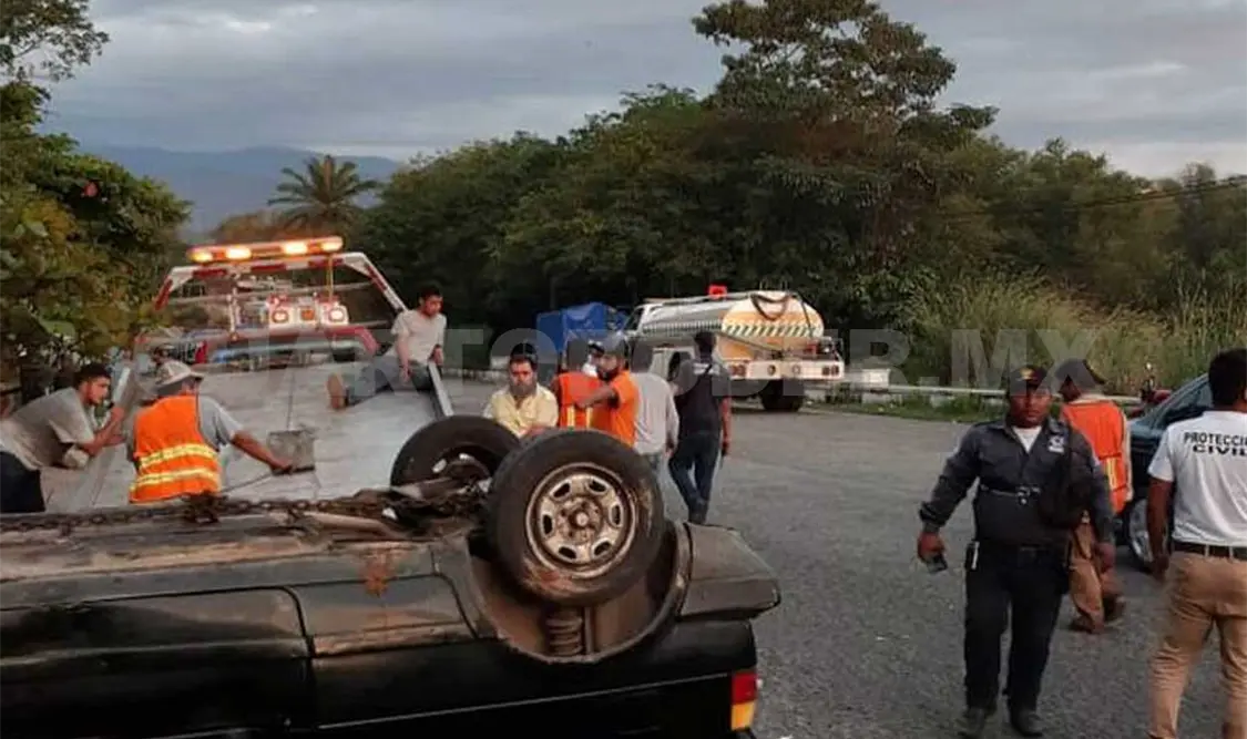 Vuelca Gol en la carretera Costera