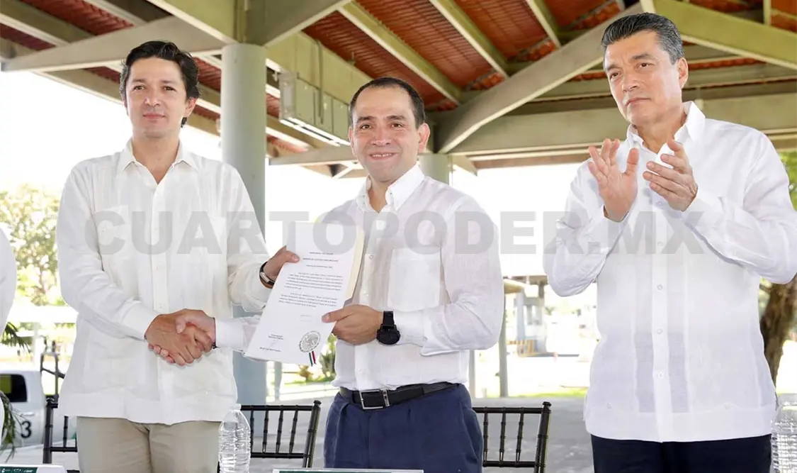 Acompaña REC a titular de SHCP en firma de acuerdo