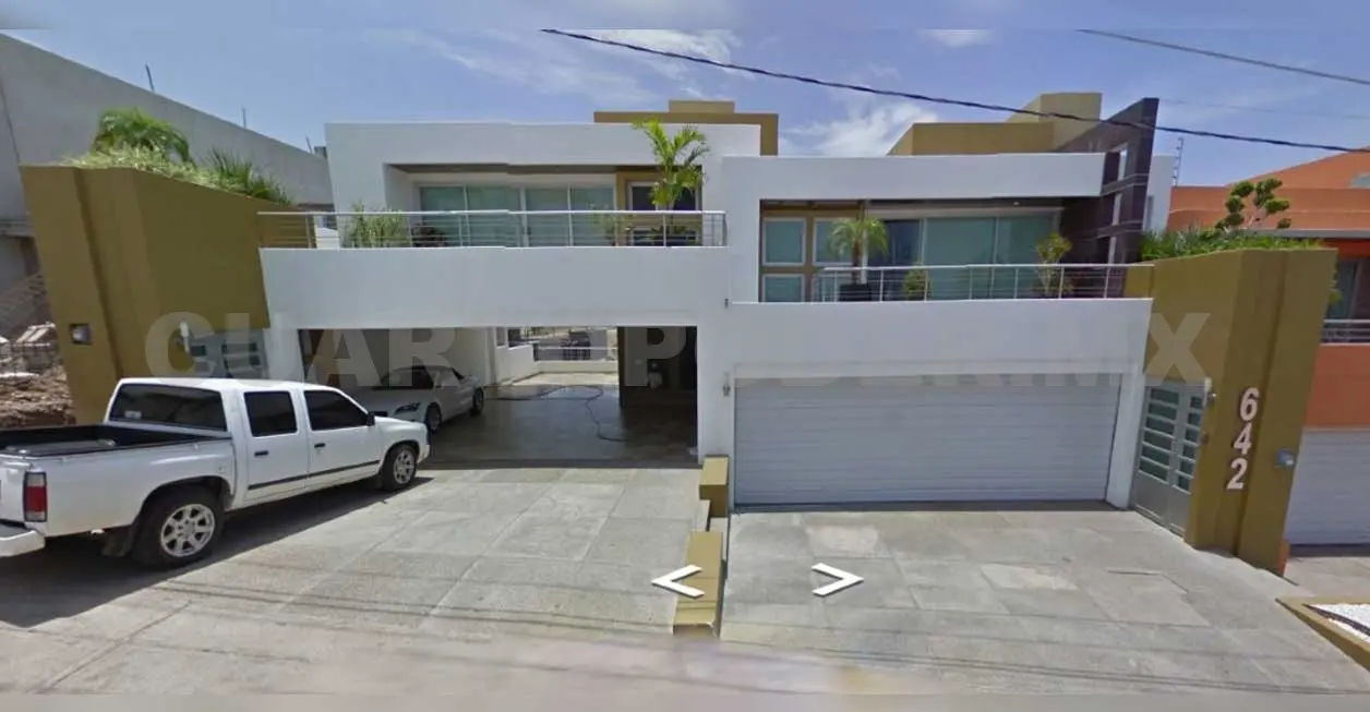 No logran vender casa de mamá de Ovidio