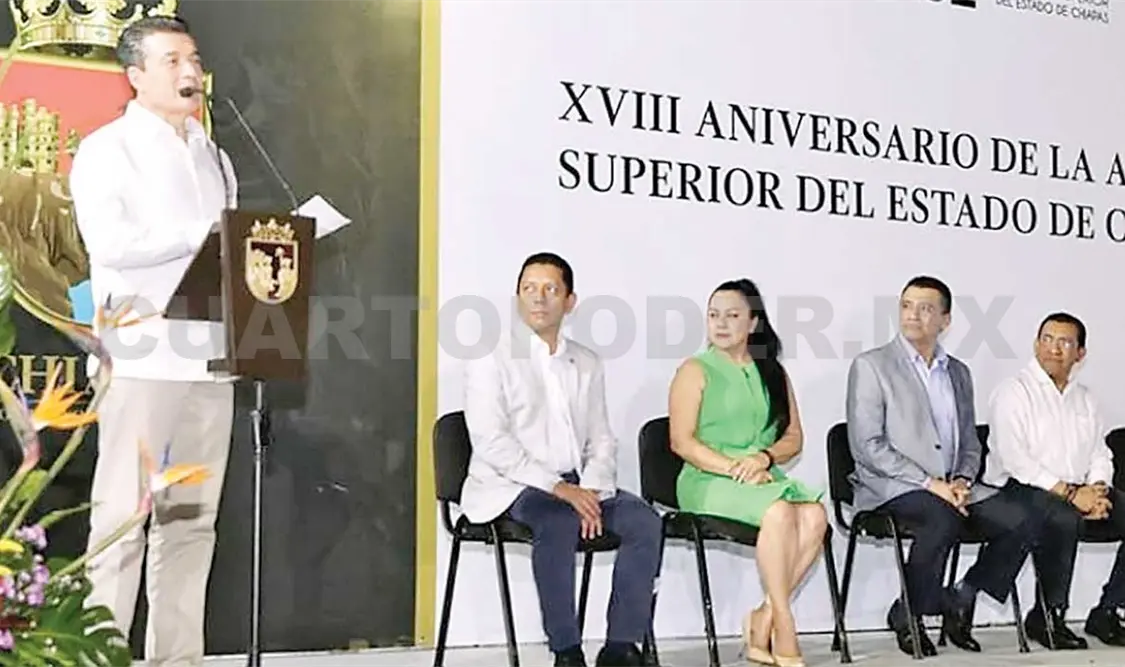 Asiste Escandón al XVIII aniversario de la ASE