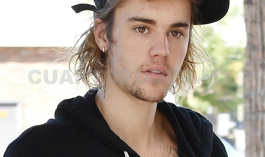 Justin Bieber aparece con aspecto sombrío