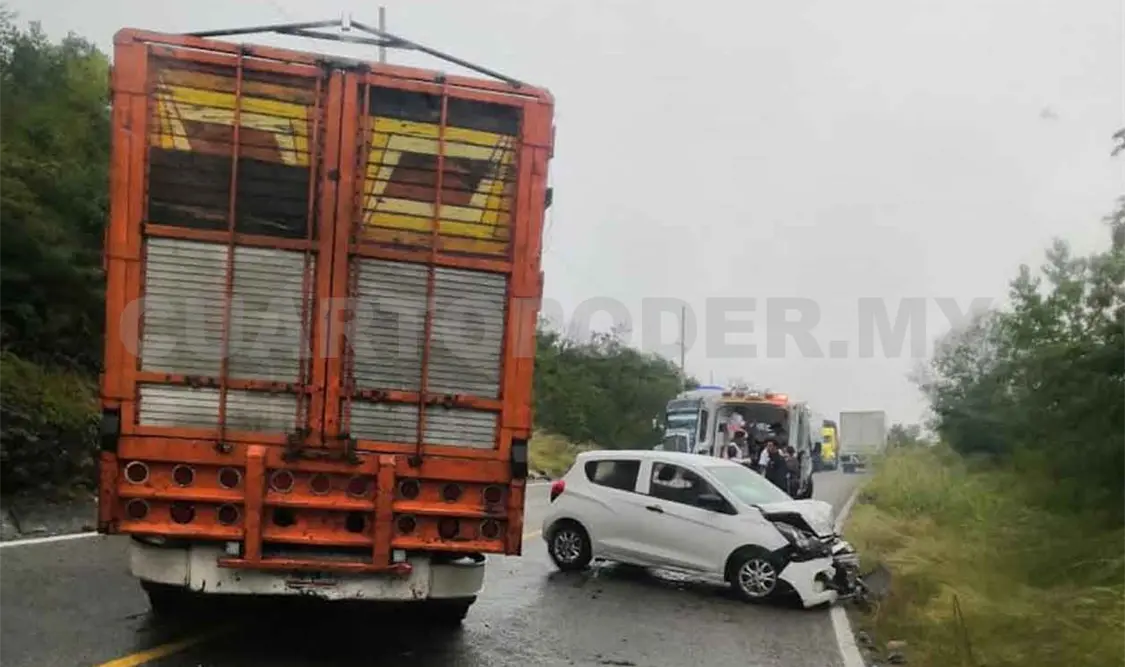 Dos lesionados en accidente carretero