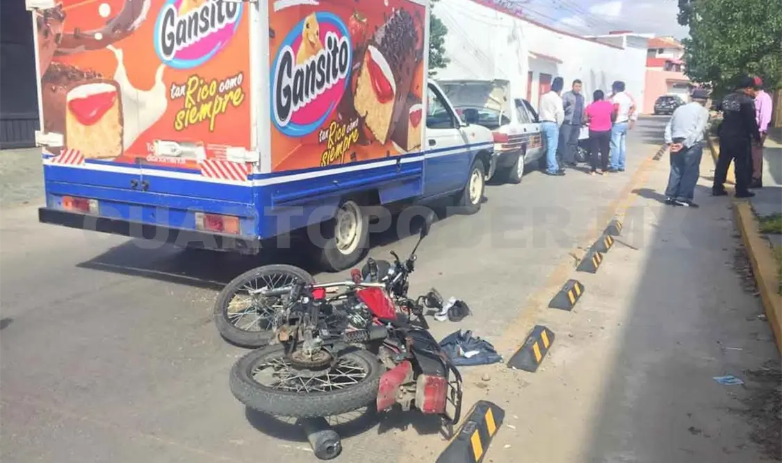 Con un lesionado se salda aparatosa carambola vial
