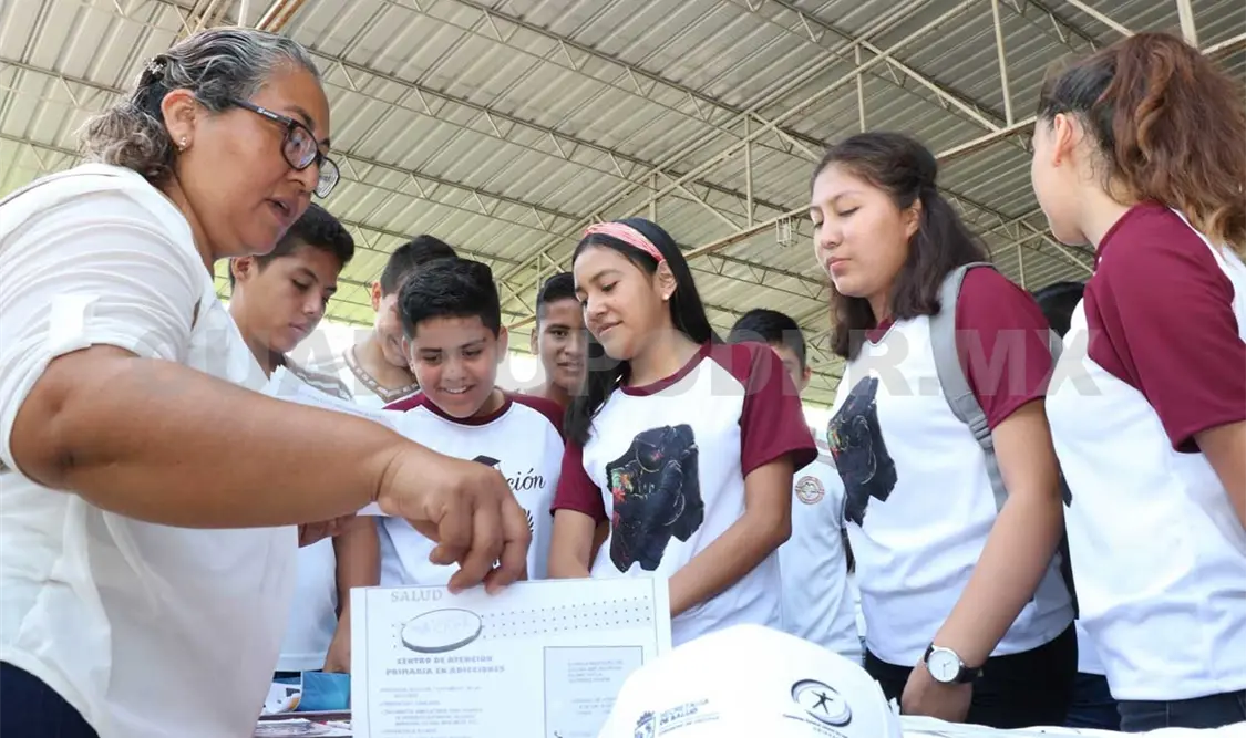Destacan la necesidad de crear programas de impacto para prevenir el alcoholismo entre los adolescentes chiapanecos. Guillermo Ramos / CP