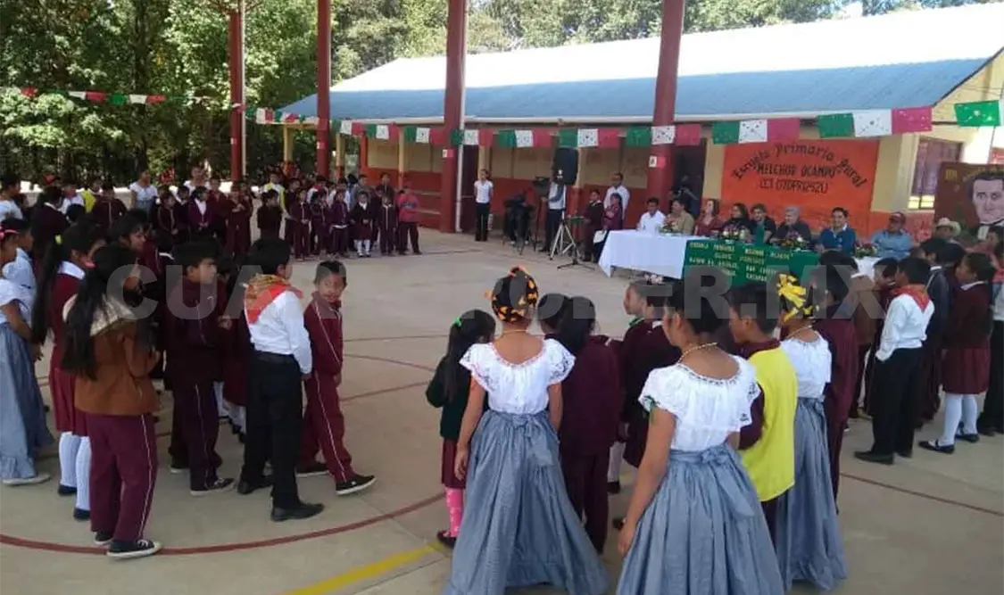 Cántaro Azul y Emilio Moro, brindan agua segura a niños