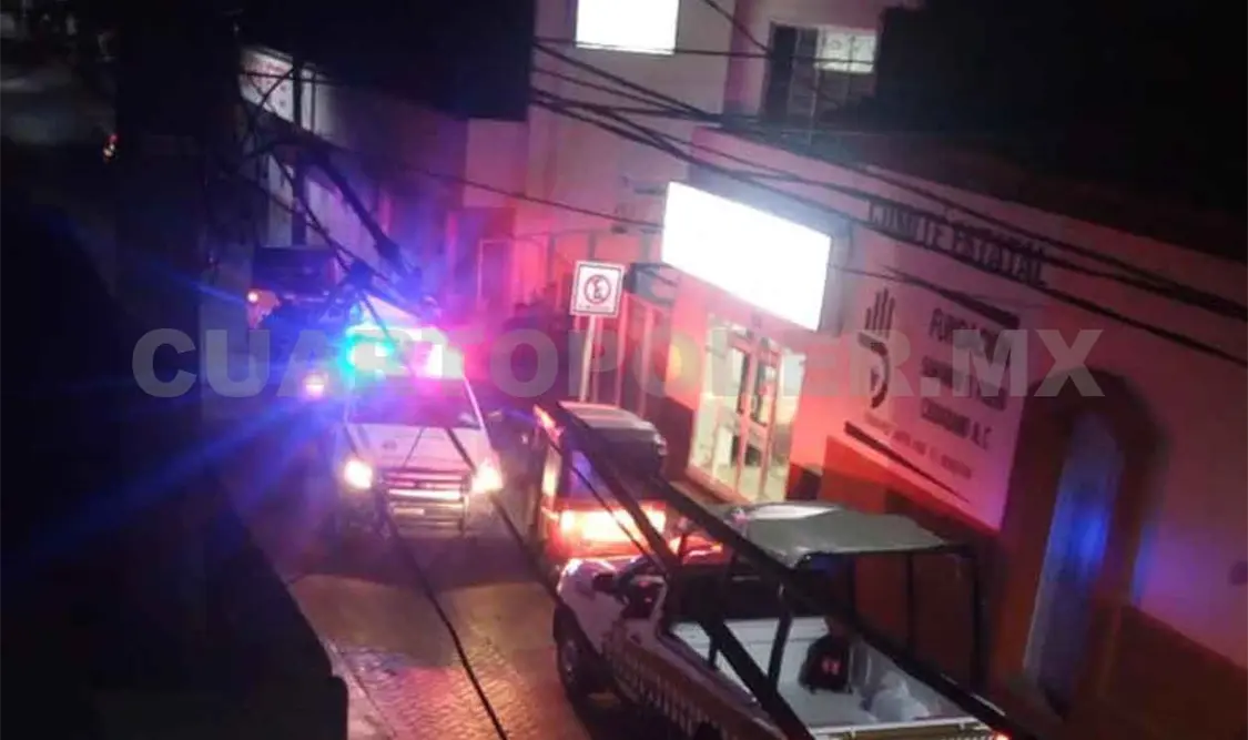 Pistoleros atracan panadería y golpean a los empleados