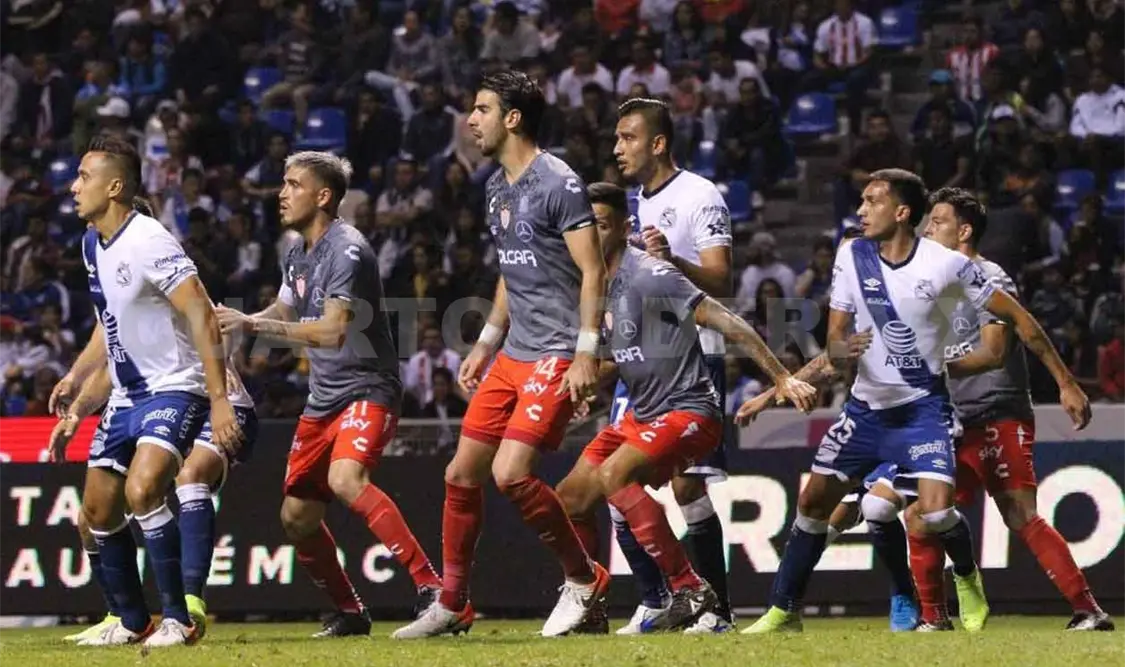 Puebla golea a Necaxa en Estadio Cuauhtémoc