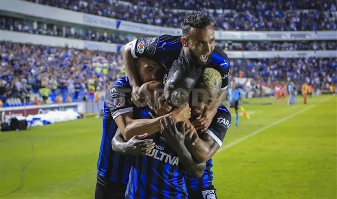 Querétaro encontró el gol que selló la victoria, de nueva cuenta a través de Ake Loba. Agencias