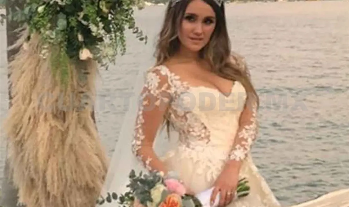Dulce María luce su vestido de novia