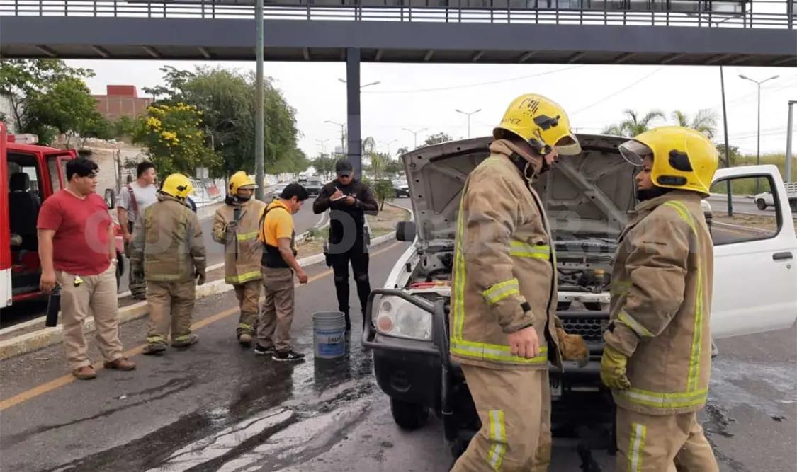 Se incendia estaquita en la fuente de colores