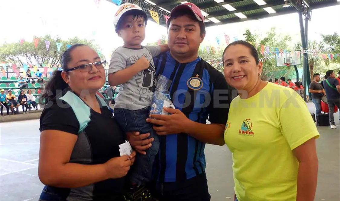 Campeona de aguas abiertas en Expo Feria