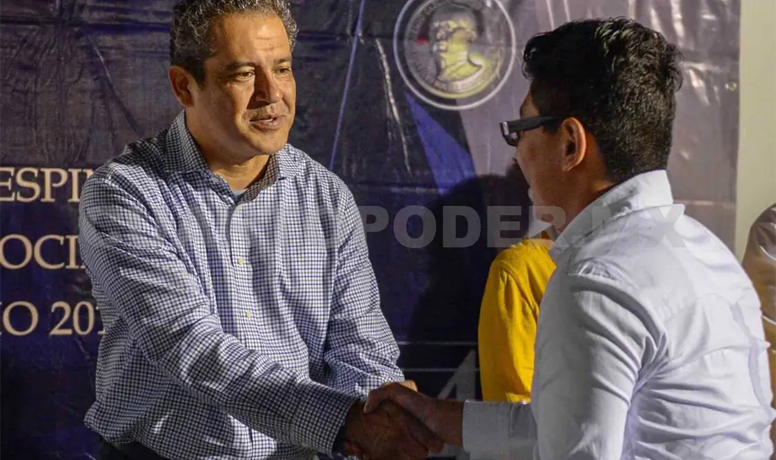 Dan Premio al Servicio Social Universitario