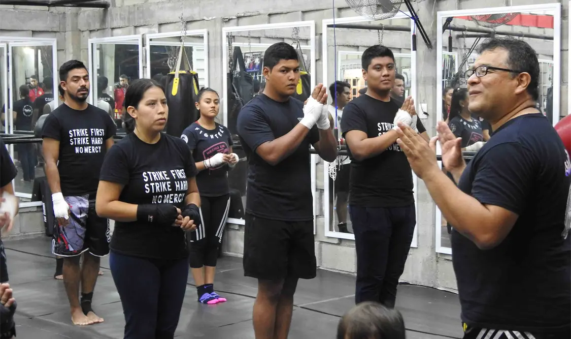 El maestro Cruz Grajeda estuvo acompañado por su hijo, el peleador internacional, Josué “El Tuzo” Cruz Alemán. Jesús Ortega/CP