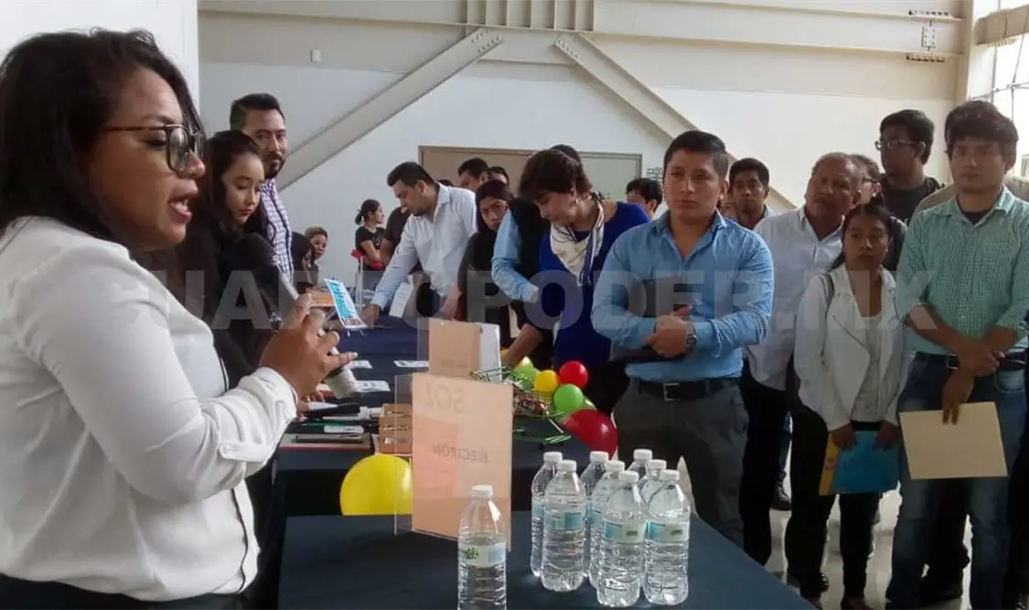 Se promocionaron cerca de 60 vacantes por empresas que tienen el interés de reclutar profesionistas egresados de la Unach. CP