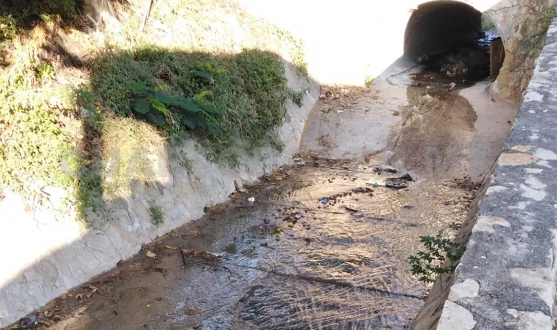 En Infonavit Rosario, exponen contaminación de un canal de agua pluvial. Rodolfo Flores / CP