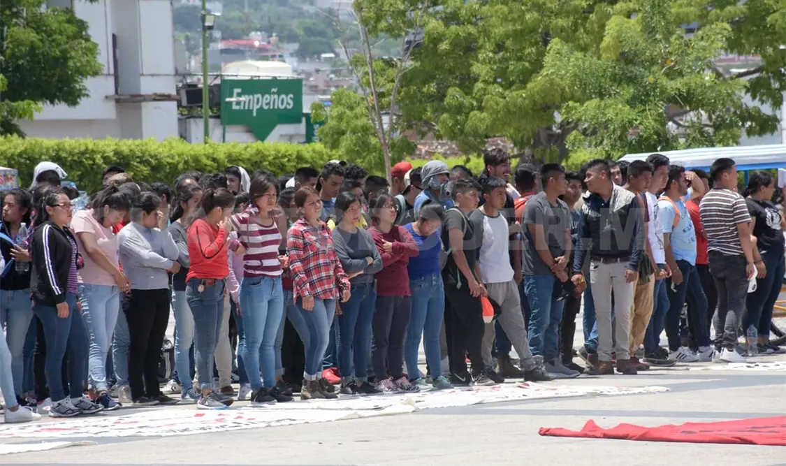 Normalistas han hecho diversas acciones para que se reaperture la institución. Guillermo Ramos / CP