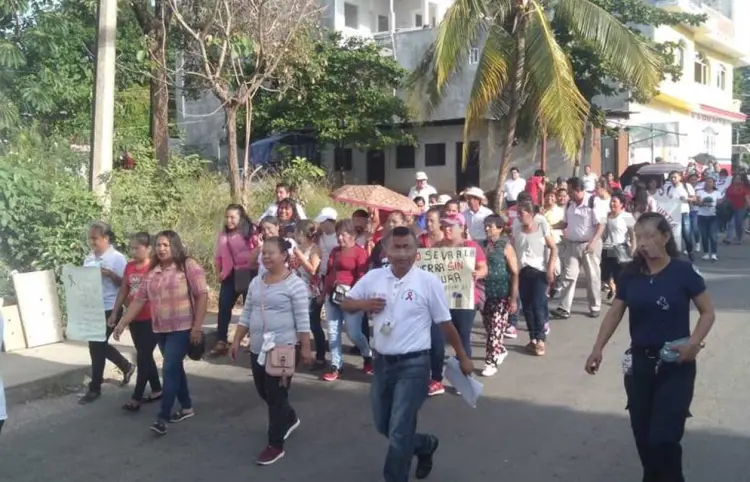 Marchan por el día mundial contra el Sida
