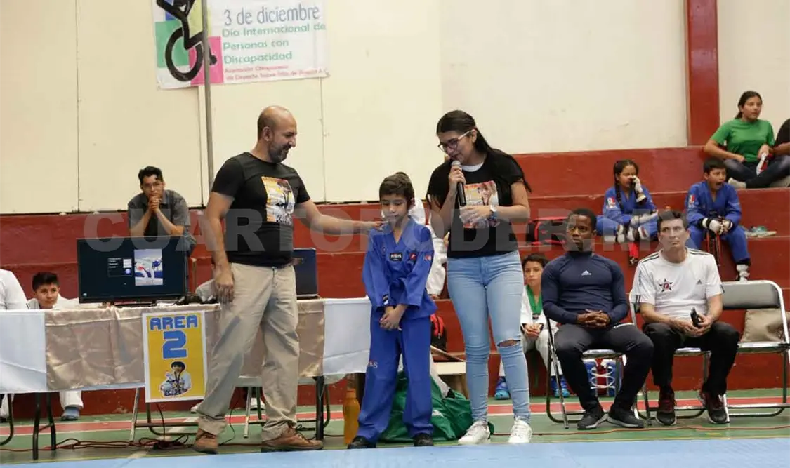 Celebran Torneo de Combates Todos con Ian