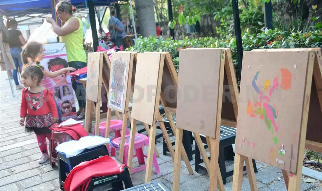 Ofertan talleres artísticos en Expo Navidad
