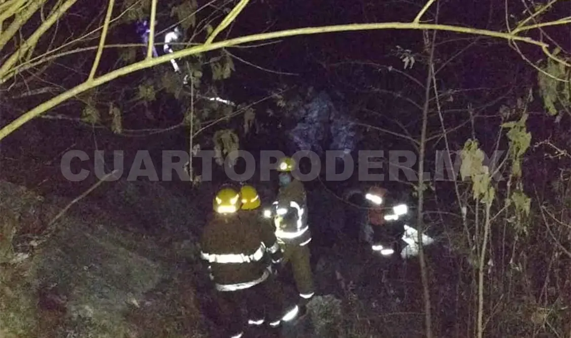 Muere conductor de pipa calcinado; un sobreviviente