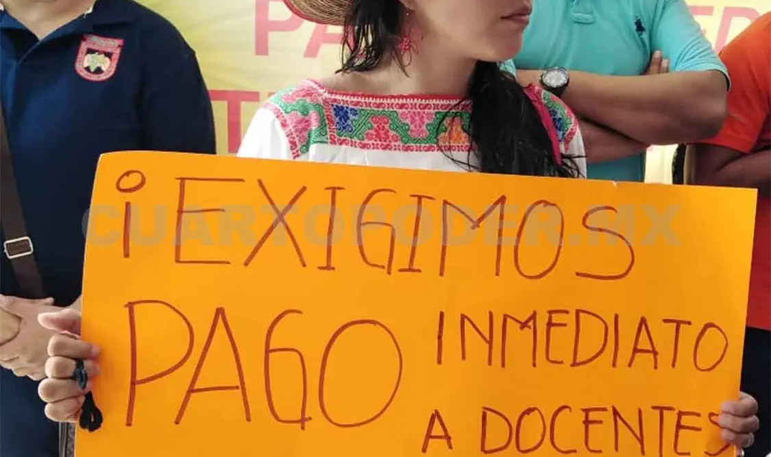 Docentes reclaman el pago de 70 mdp