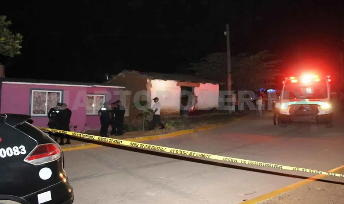 Asesinan a joven de cuatro balazos dentro de su casa