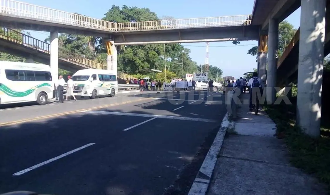 Con bloqueo exigen instalación de topes en carretera