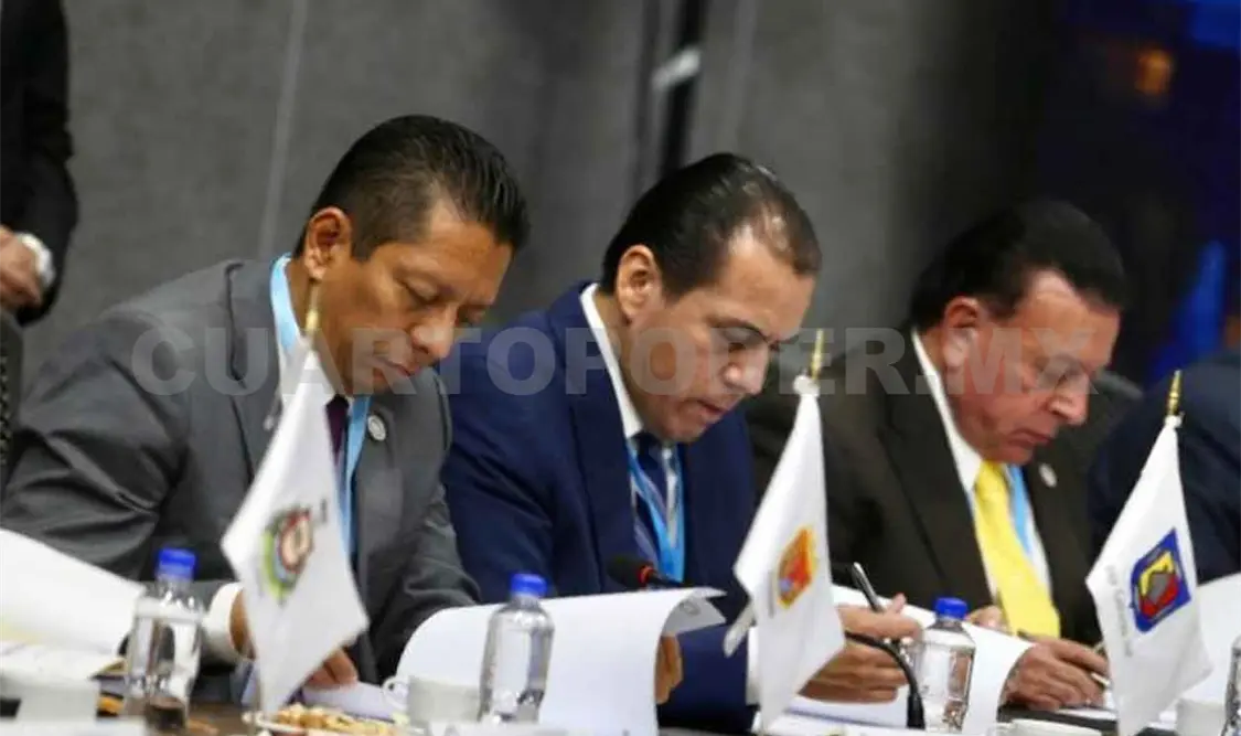 Participa Llaven en Conferencia de Procuradores