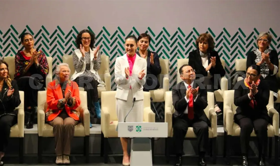 La pasarela de invitados al informe la encabezaron secretarios del gabinete federal, líderes políticos y su equipo de trabajo. El Universal