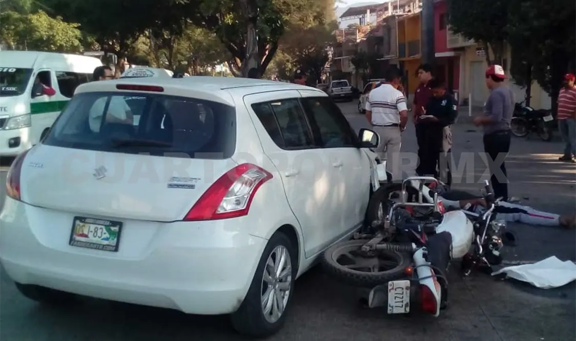 Fuerte accidente ayer por la tarde en el cruce de las calles 9ª Sur y 12ª Oriente en la capital del estado. José Ortega / CP
