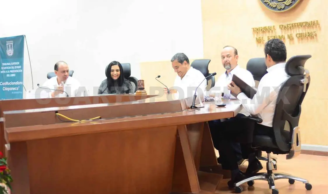 Hablan del libro Constitucionalismo Chiapaneco