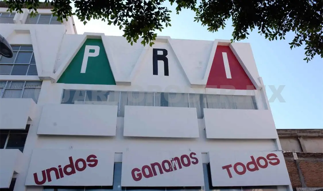 PRI se debilita con renuncias de militantes