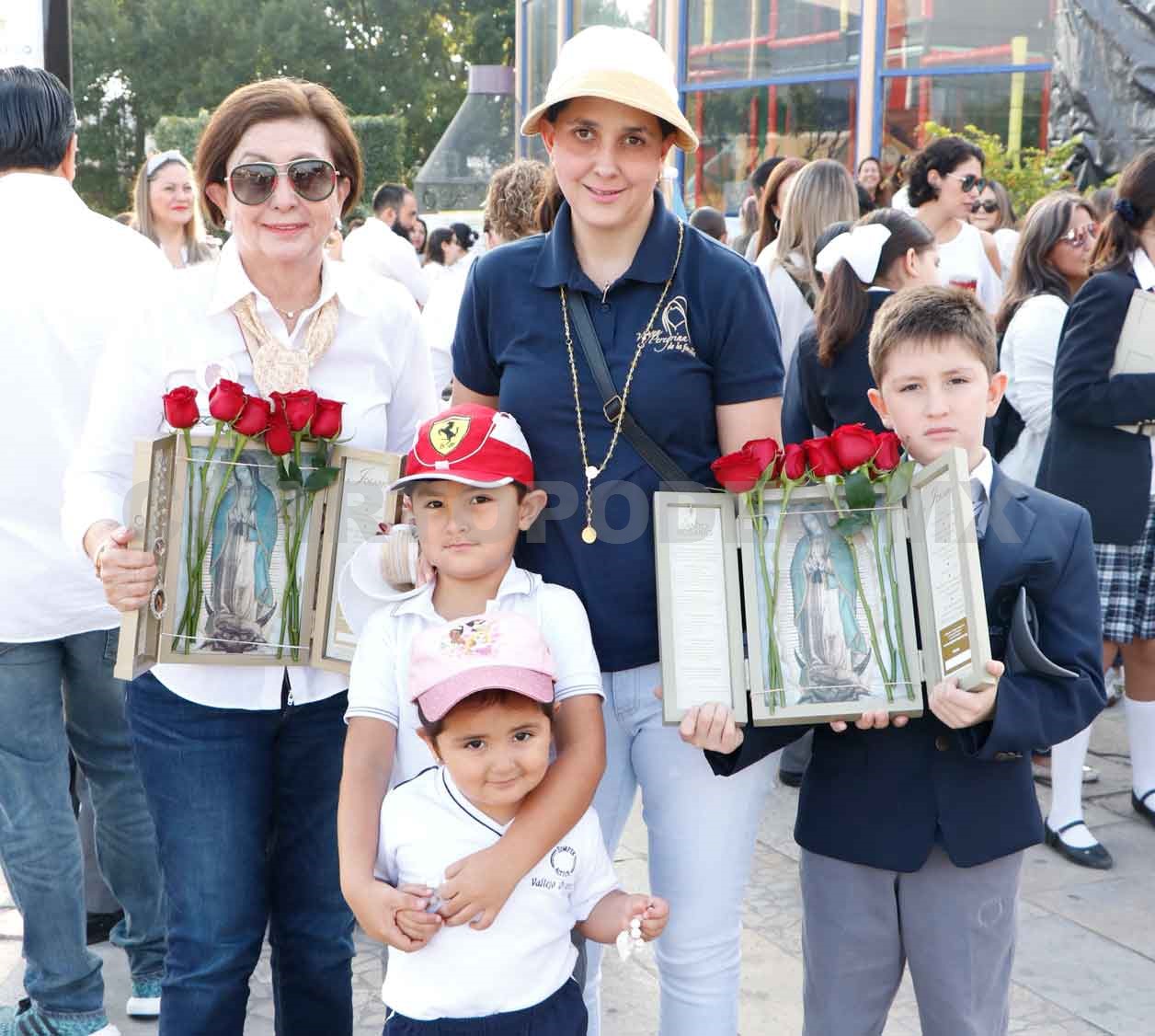 Alumnos peregrinaron junto a sus papás