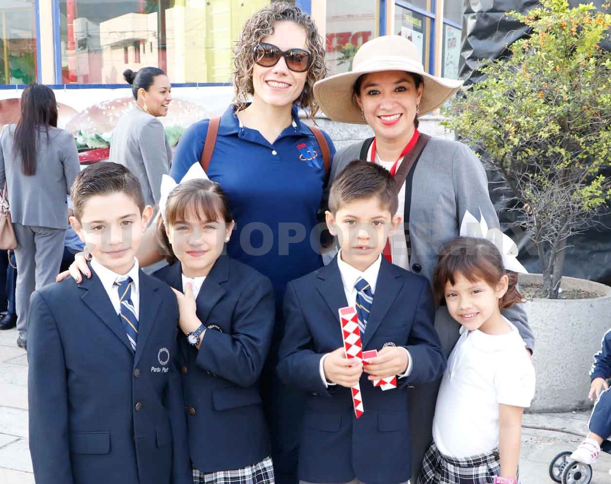 Alumnos peregrinaron junto a sus papás