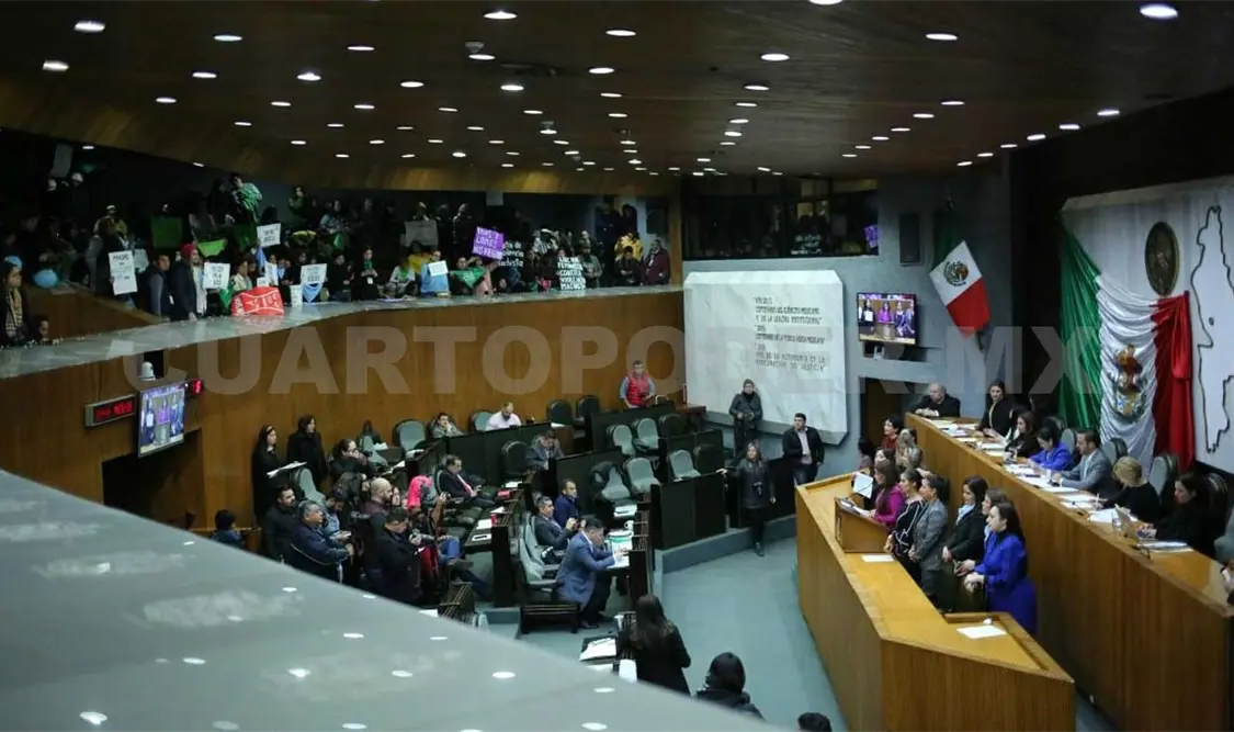 La sanción para ambos funcionarios sería aplicable a partir del día hábil siguiente a la aprobación del dictamen. Agencias