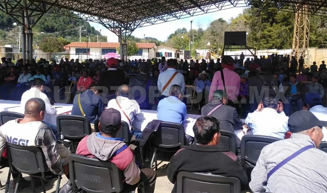 Habitantes de más de 23 comunidades se reunieron para manifestar su respaldo a la autoridad municipal. Manuel Martínez / CP