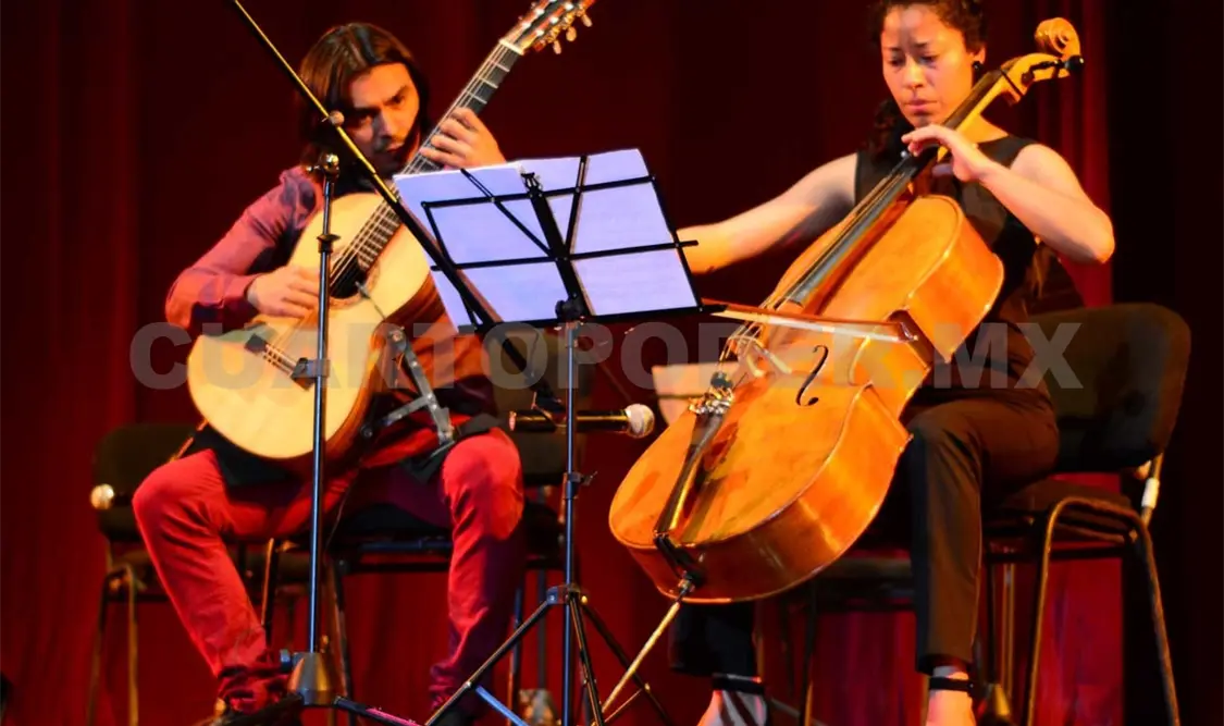 Ensamble de Violonchelos con Vladan Kocí. Darwin Mendoza
