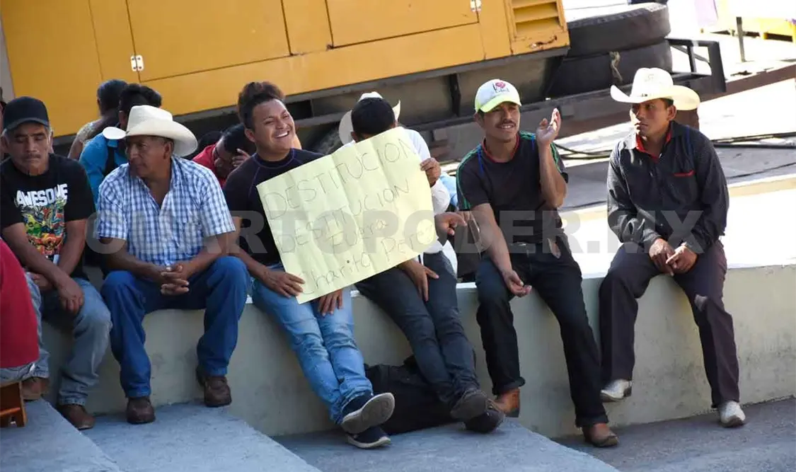 Piden la renuncia de alcaldesa de Coapilla