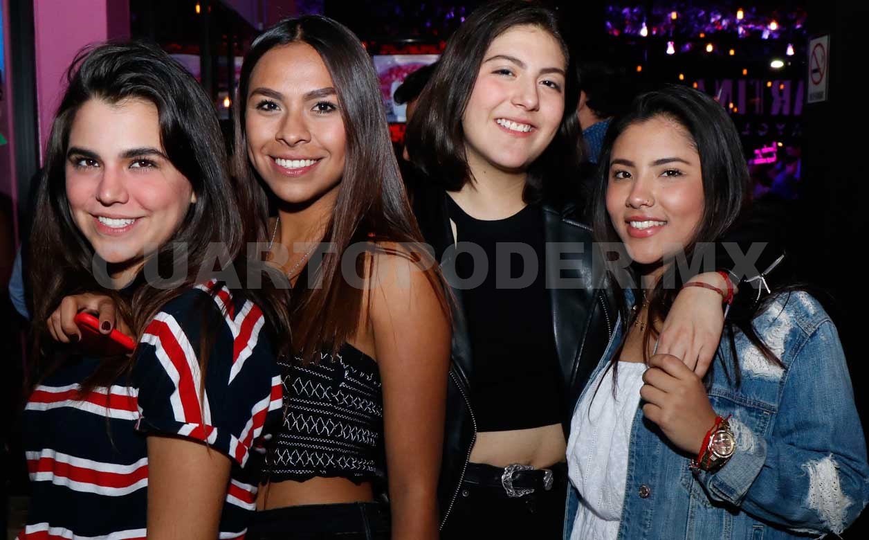 Gran noche entre amigos