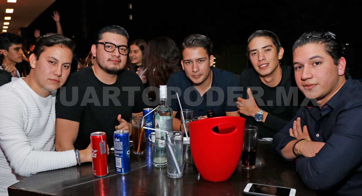 Gran noche entre amigos