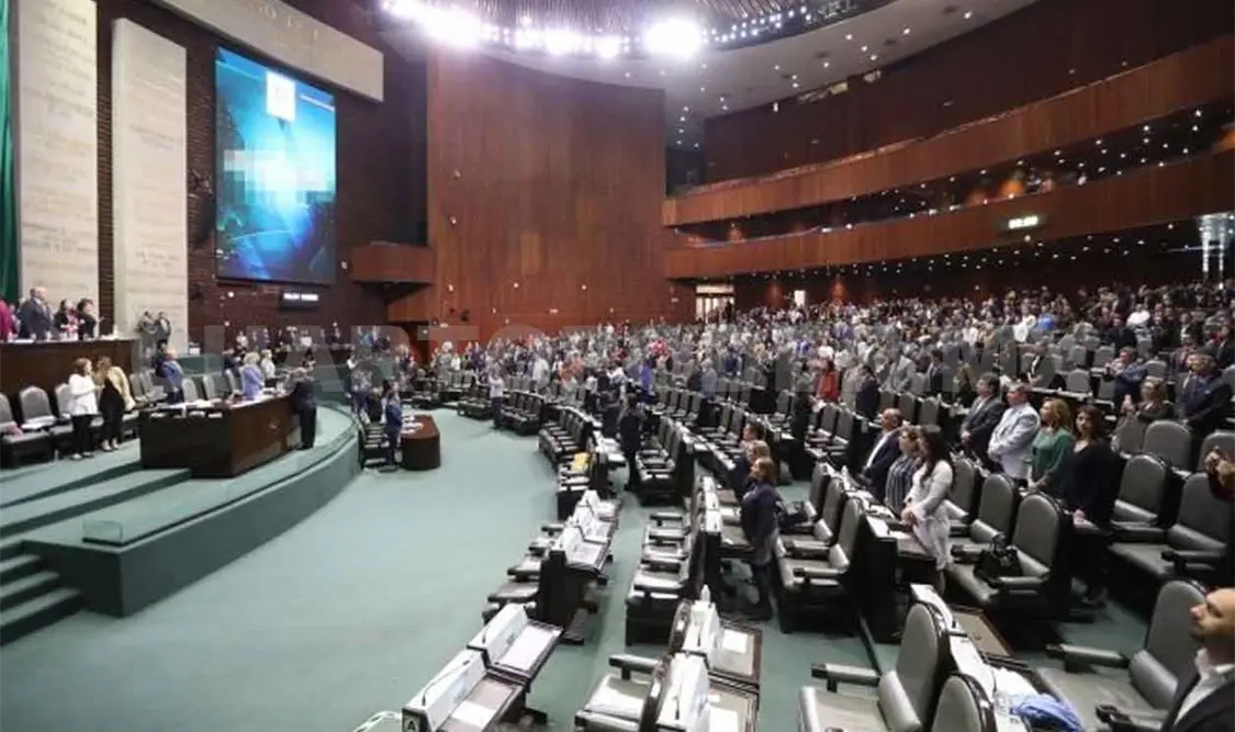 Comisión sesiona, evade debate y se va de vacaciones