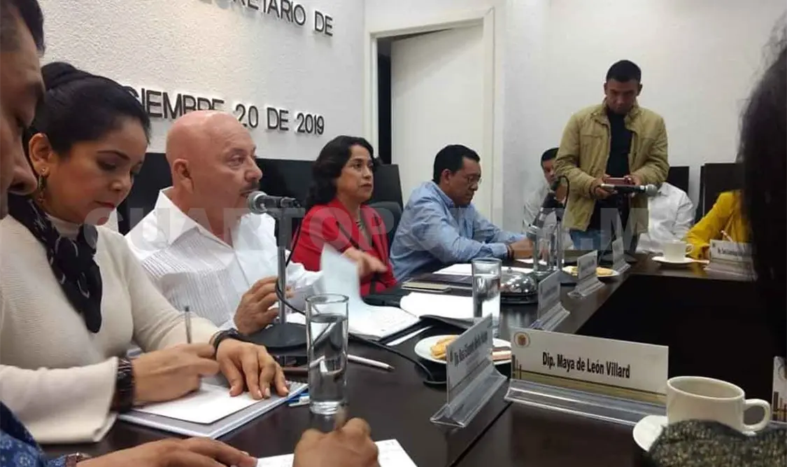 Salud enfrenta déficit de 14 mil millones de pesos