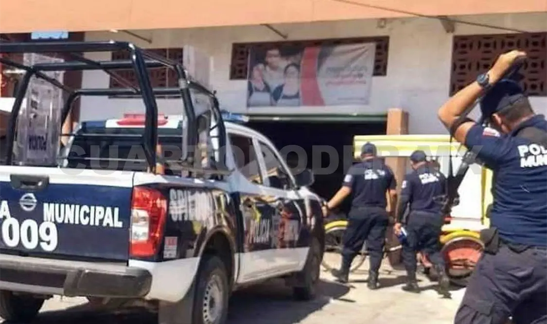 Los elementos golpearon al joven y además lo detuvieron. Noel Vázquez / CP