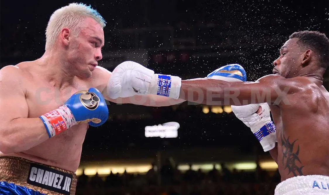 En la conferencia de prensa posterior al combate, Chávez Jr. sostuvo que sufrió cabezazos y codazos que le provocaron una fractura de nariz. Agencias