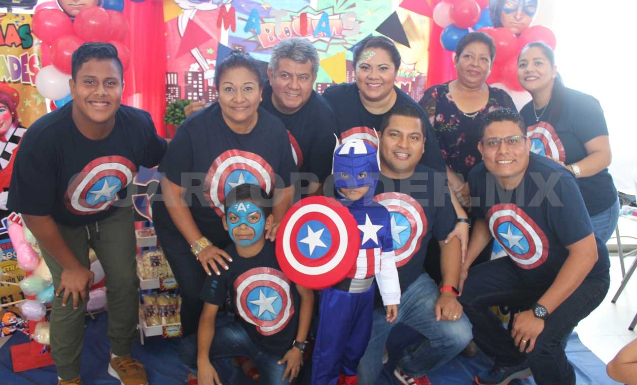 Regalos y abrazos para Matías